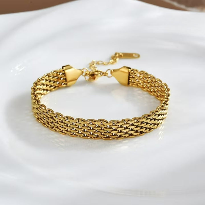 Yera - Elegant Classy Bracelet