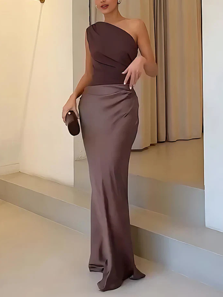 Amarra - Elegant Maxi Dress