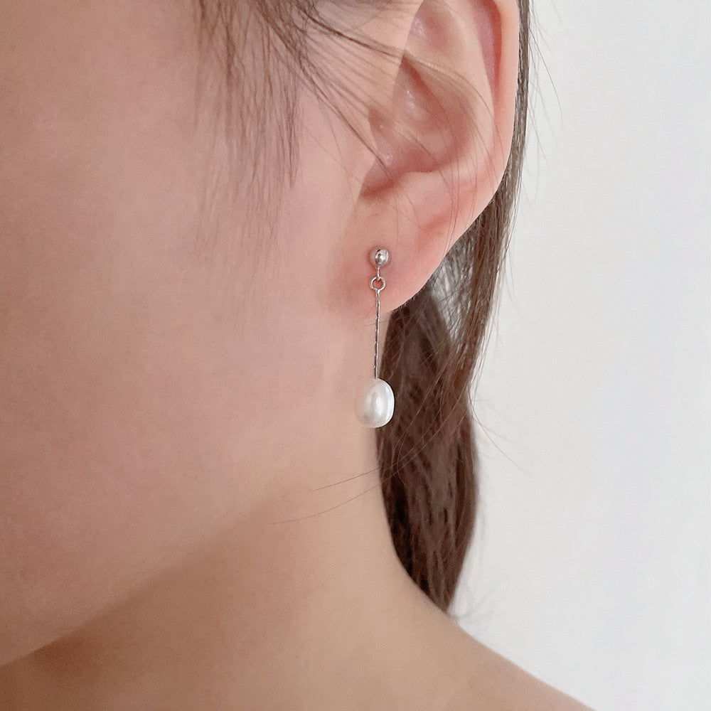 Amari - Effortless Dangle Earrings