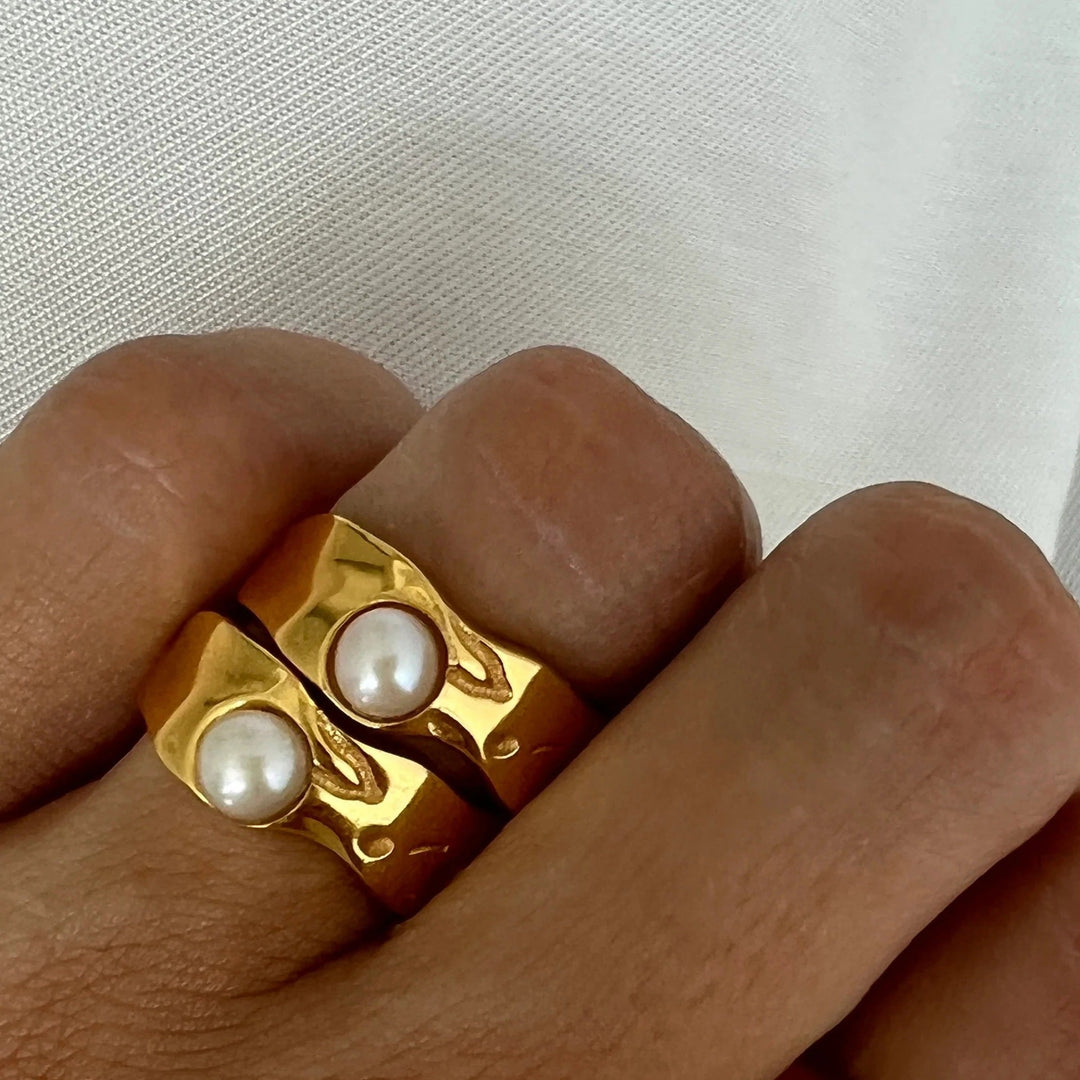 Eris - Timeless Pearl Ring