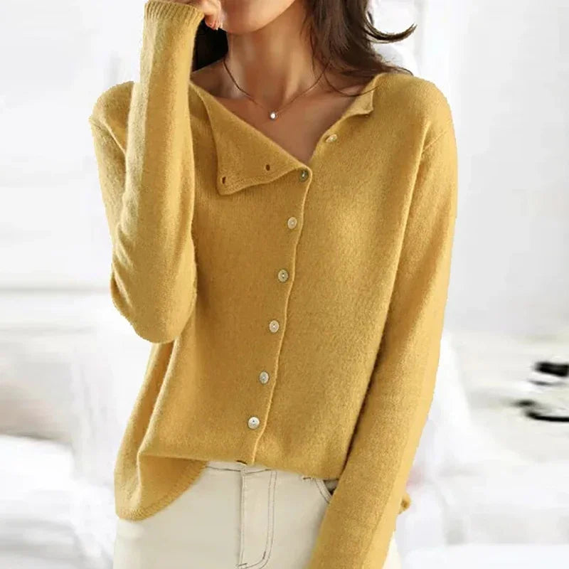 Amalia - Casual Buttoned Sweater