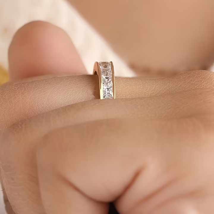 Jessie - Elegant Luxury Spark Gold Ring