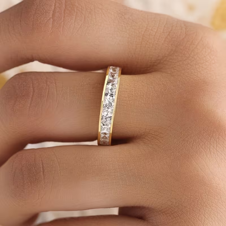 Jessie - Elegant Luxury Spark Gold Ring