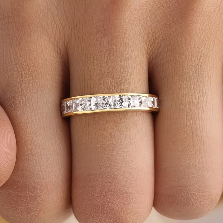 Jessie - Elegant Luxury Spark Gold Ring