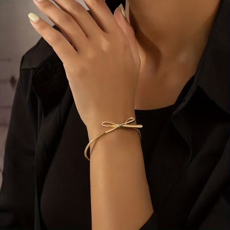 Hershey - Vintage Gold Bow Open Bracelet